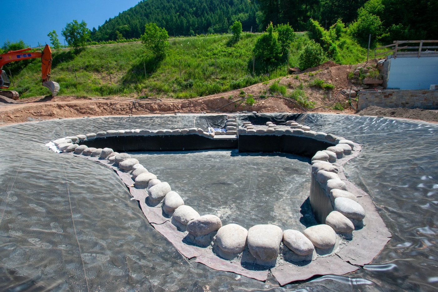 Badeteich Montan – Wall für Pflanzenzone